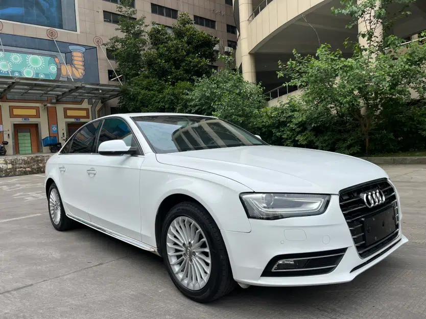 Audi A4L 2016 35 TFSI Collector's Edition Automatic Standard Model — миниатюра 20