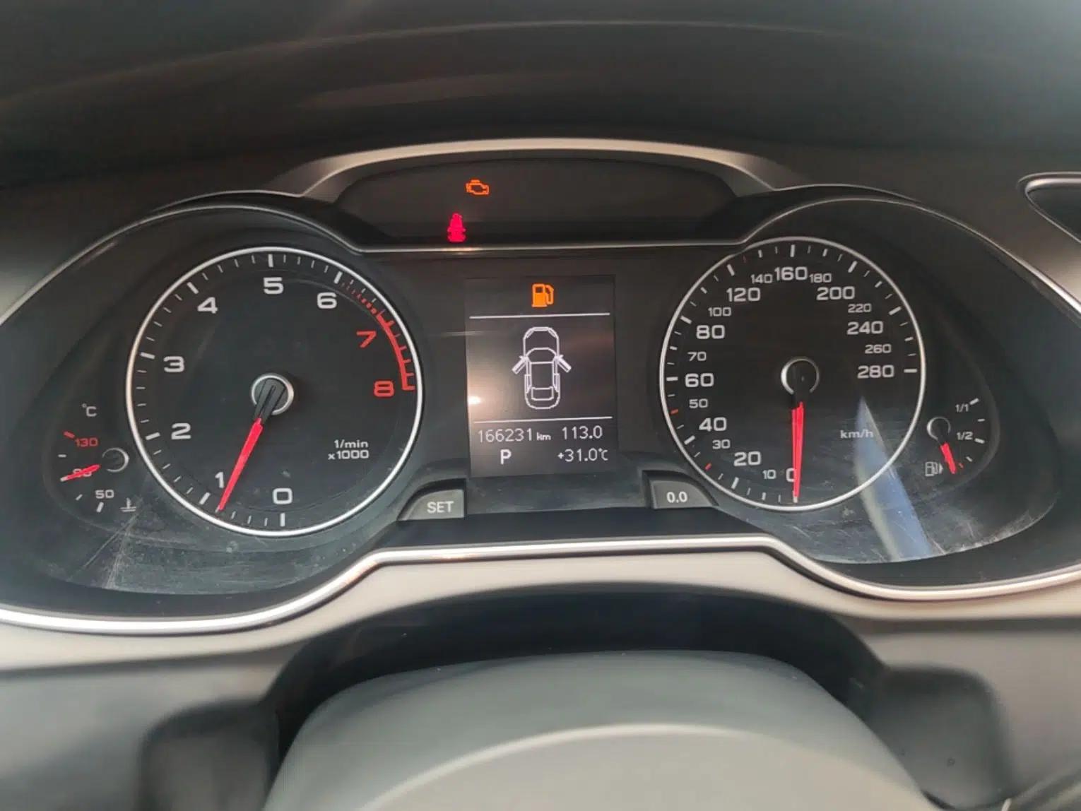 Audi A4L 2016 35 TFSI Collector's Edition Automatic Standard Model — миниатюра 23