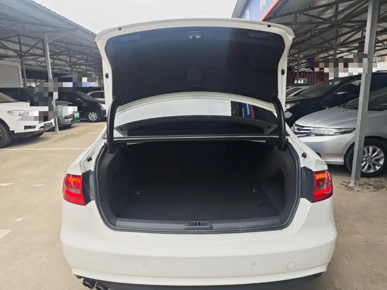 Audi A4L 2016 35 TFSI Collector's Edition Automatic Standard Model — миниатюра 31