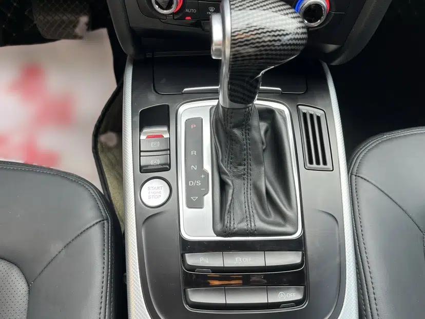 Audi A4L 2016 35 TFSI Collector's Edition Automatic Standard Model — миниатюра 38