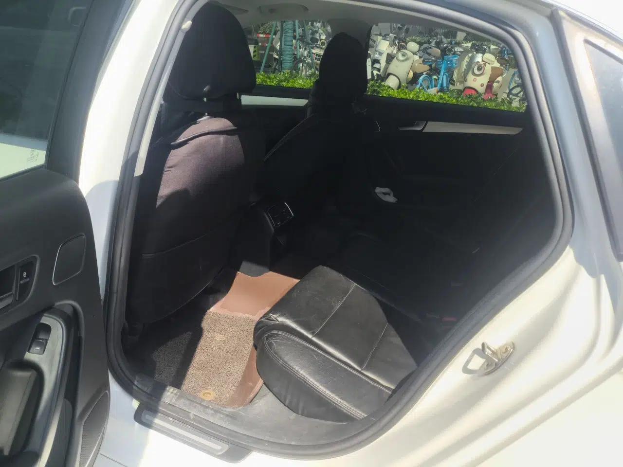 Audi A4L 2012 2.0 TFSI automatic standard version — миниатюра 17