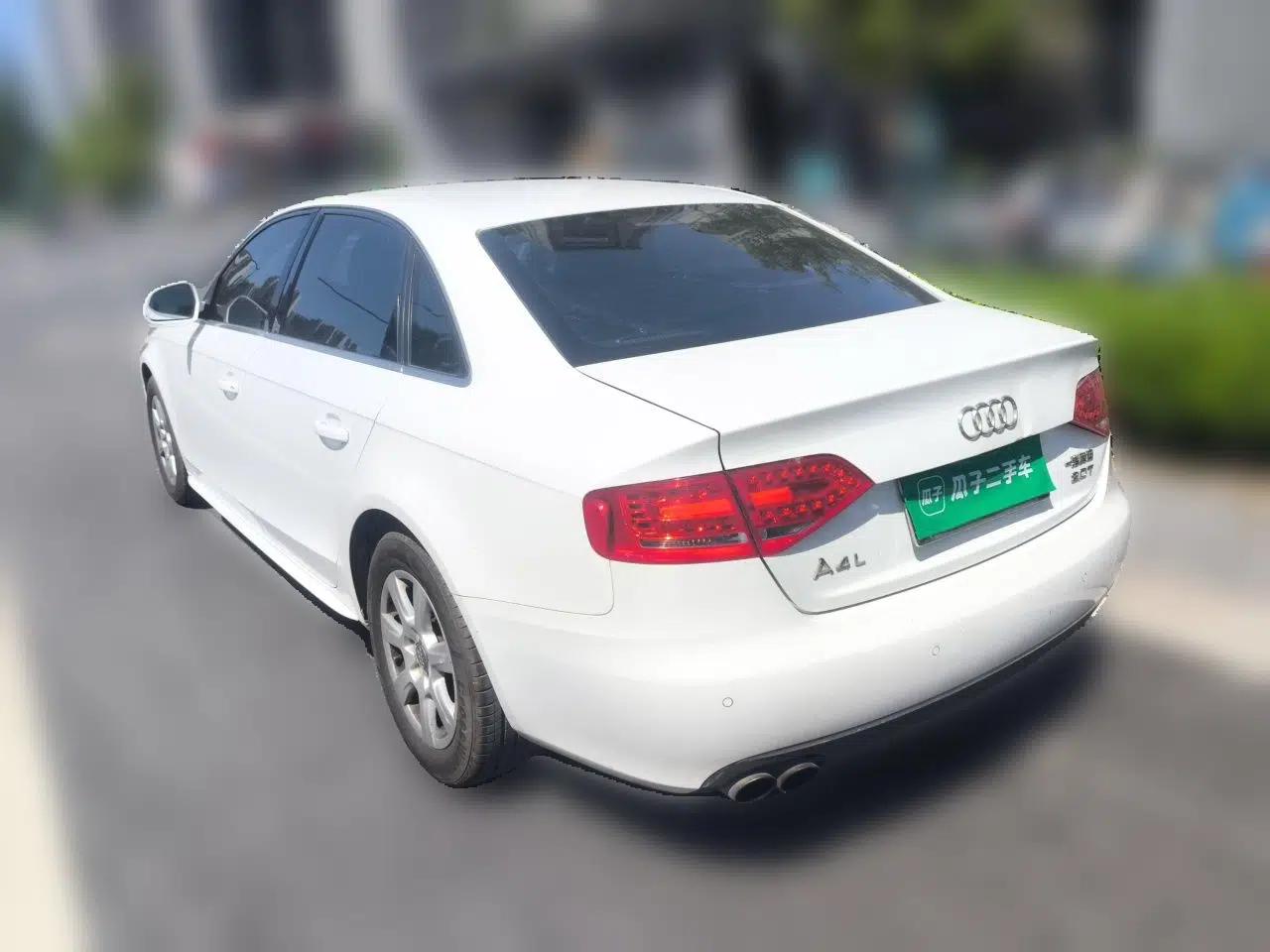 Audi A4L 2012 2.0 TFSI automatic standard version — миниатюра 4
