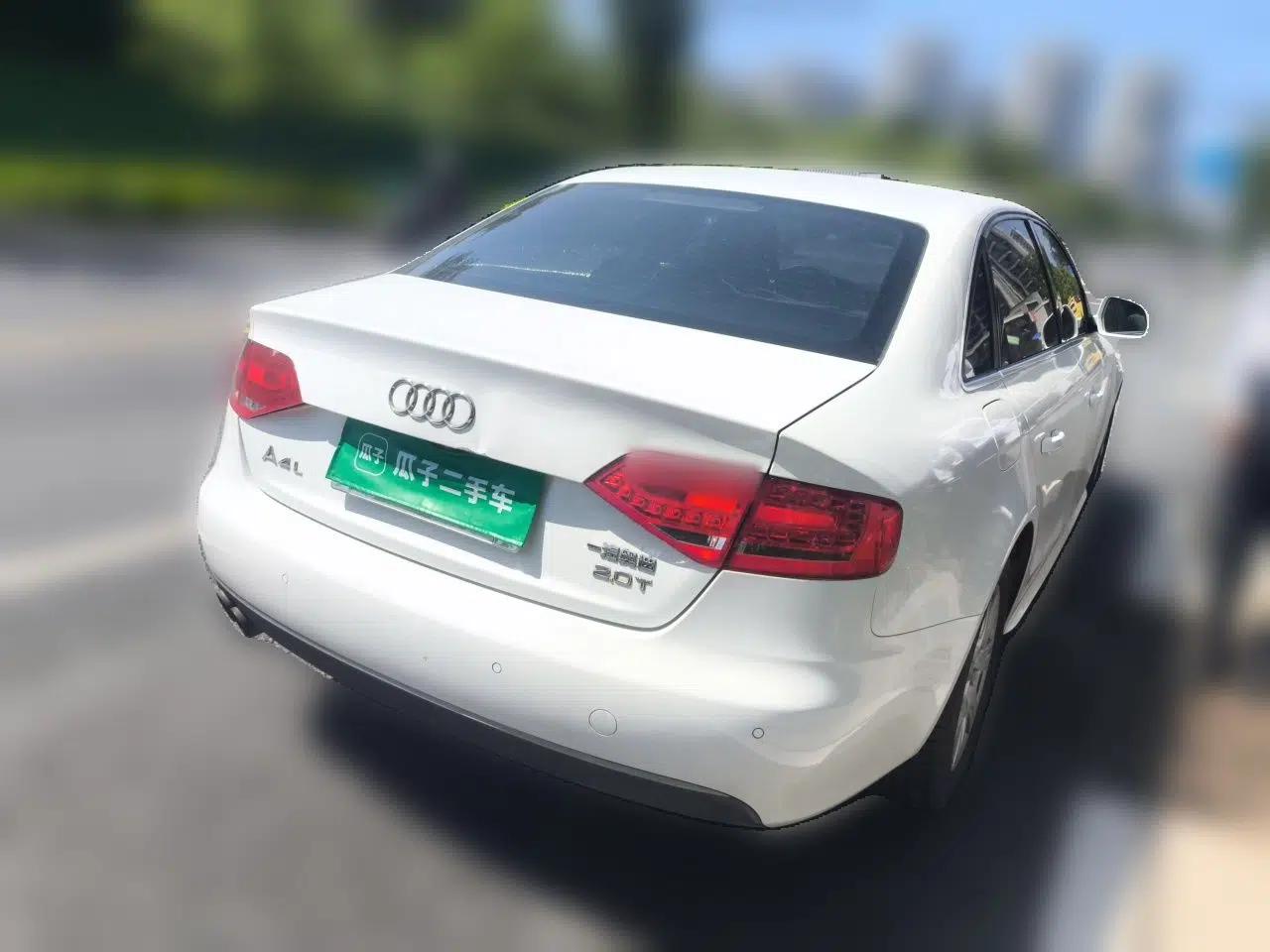 Audi A4L 2012 2.0 TFSI automatic standard version — миниатюра 6