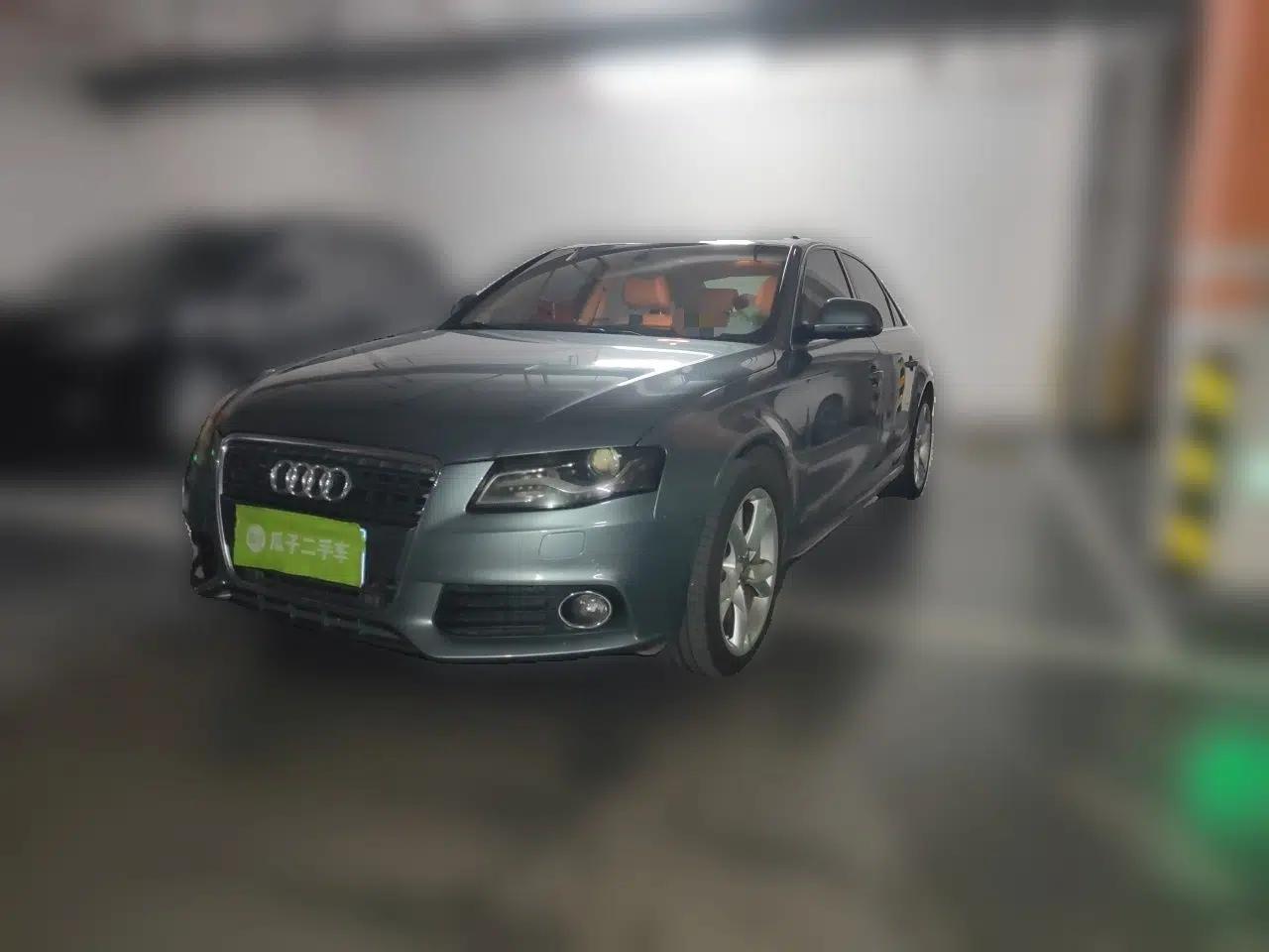Audi A4L 2011 2.0 TFSI Luxury Model — миниатюра 1