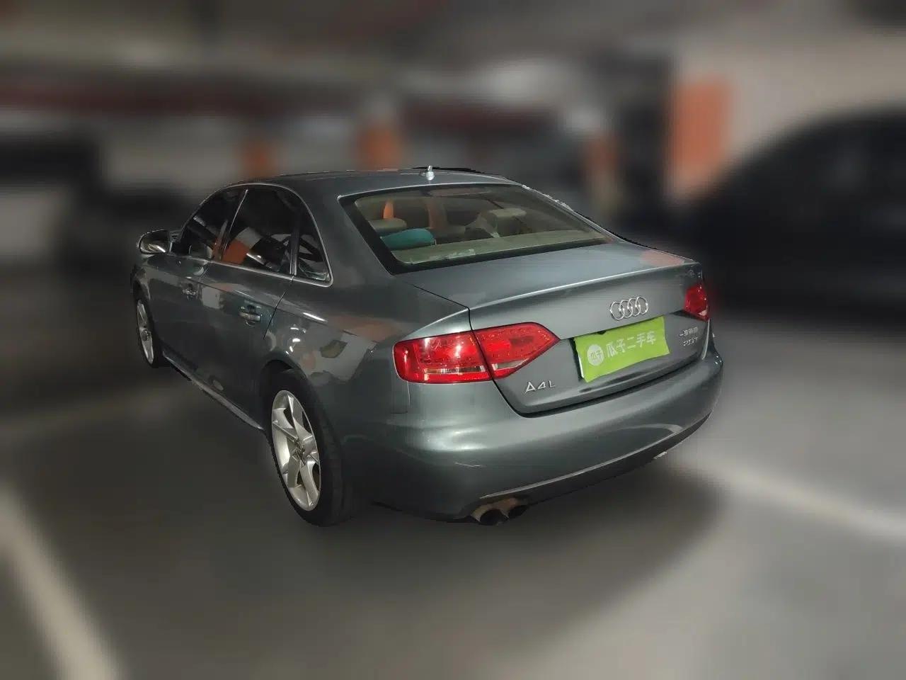 Audi A4L 2011 2.0 TFSI Luxury Model — миниатюра 4