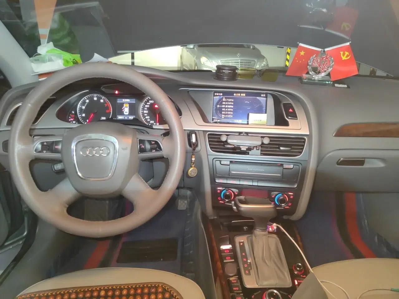 Audi A4L 2011 2.0 TFSI Luxury Model — миниатюра 9