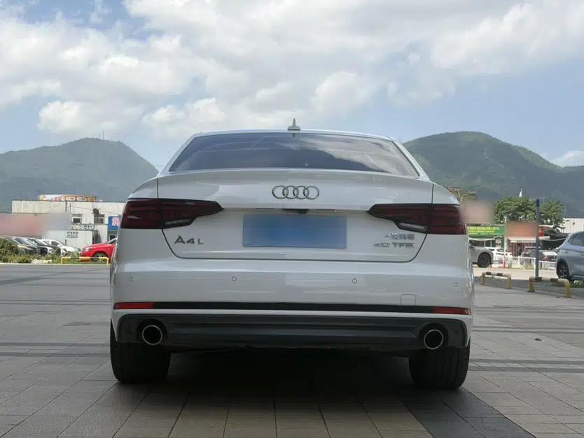 Audi A4L 2018 30th Anniversary Edition 40 TFSI Fashion Model — миниатюра 6