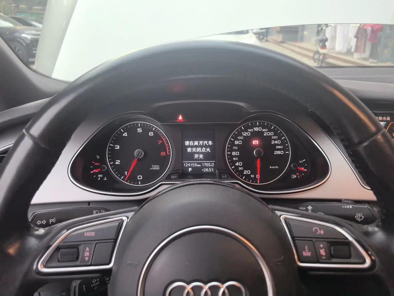Audi A4L 2015 35 TFSI Automatic Comfort Model — миниатюра 11