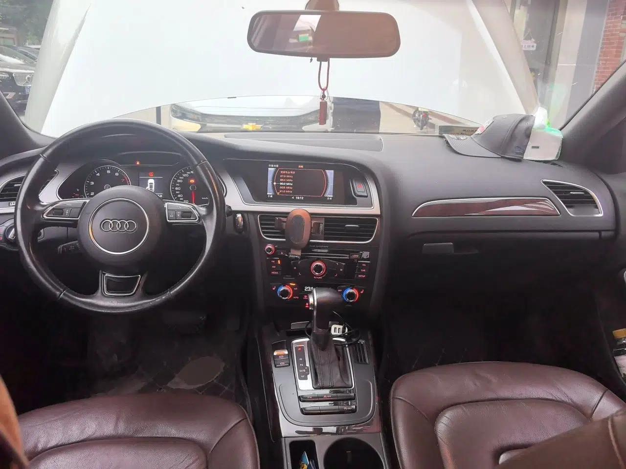 Audi A4L 2015 35 TFSI Automatic Comfort Model — миниатюра 9