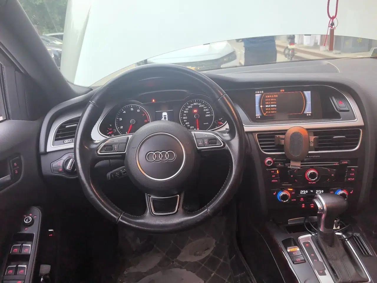 Audi A4L 2015 35 TFSI Automatic Comfort Model — миниатюра 10