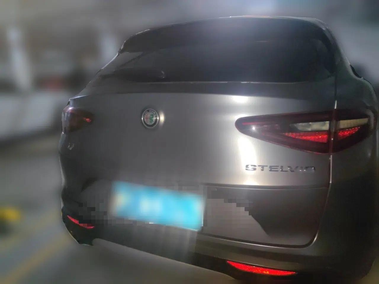 Alfa Romeo Stelvio 2017 2.0T 200HP Elite Edition — миниатюра 5