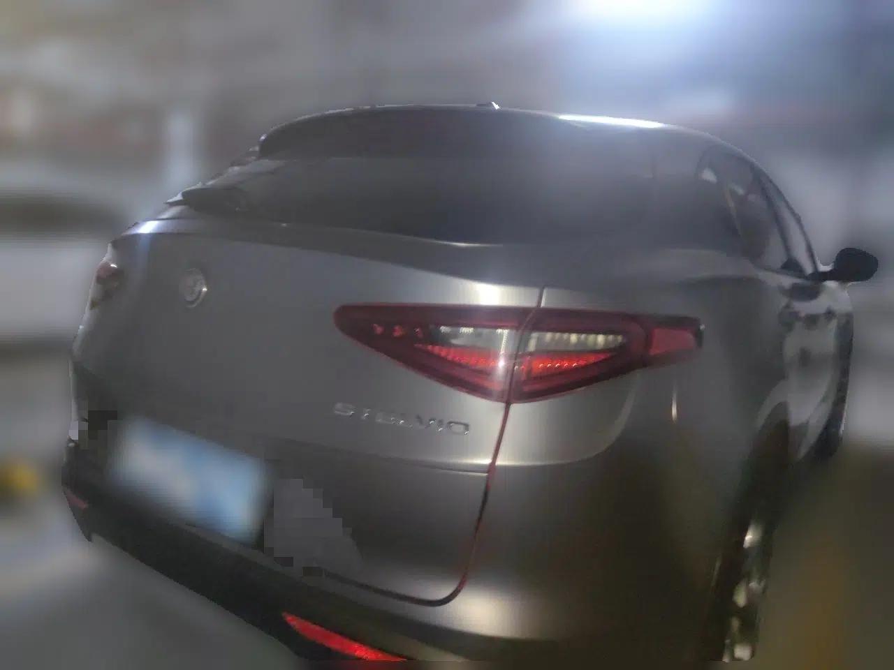 Alfa Romeo Stelvio 2017 2.0T 200HP Elite Edition — миниатюра 6