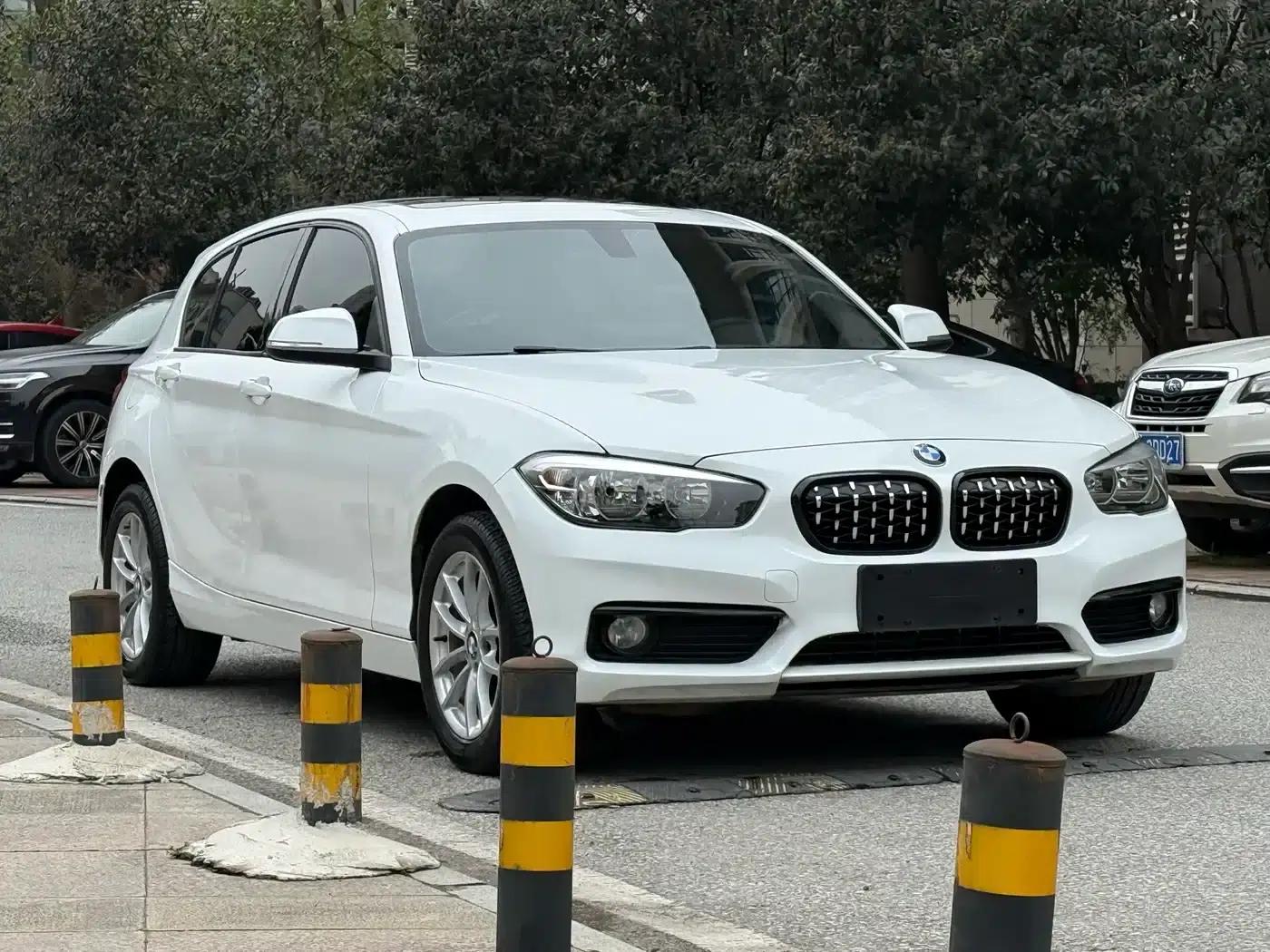 2015 BMW 1 Series Imported Model 118i Leading Edition — миниатюра 2