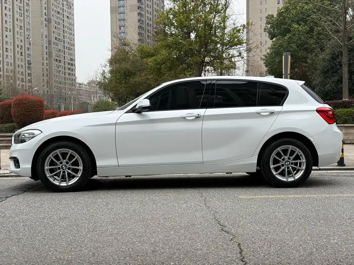 2015 BMW 1 Series Imported Model 118i Leading Edition — миниатюра 5