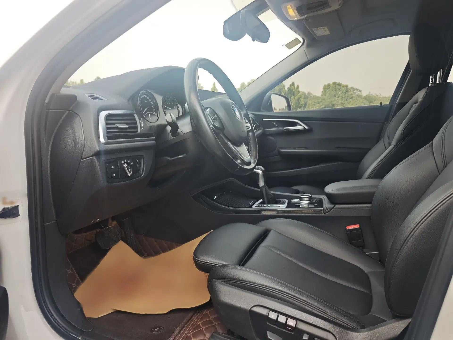 BMW 1 Series 2017 118i Design Package Model — миниатюра 17