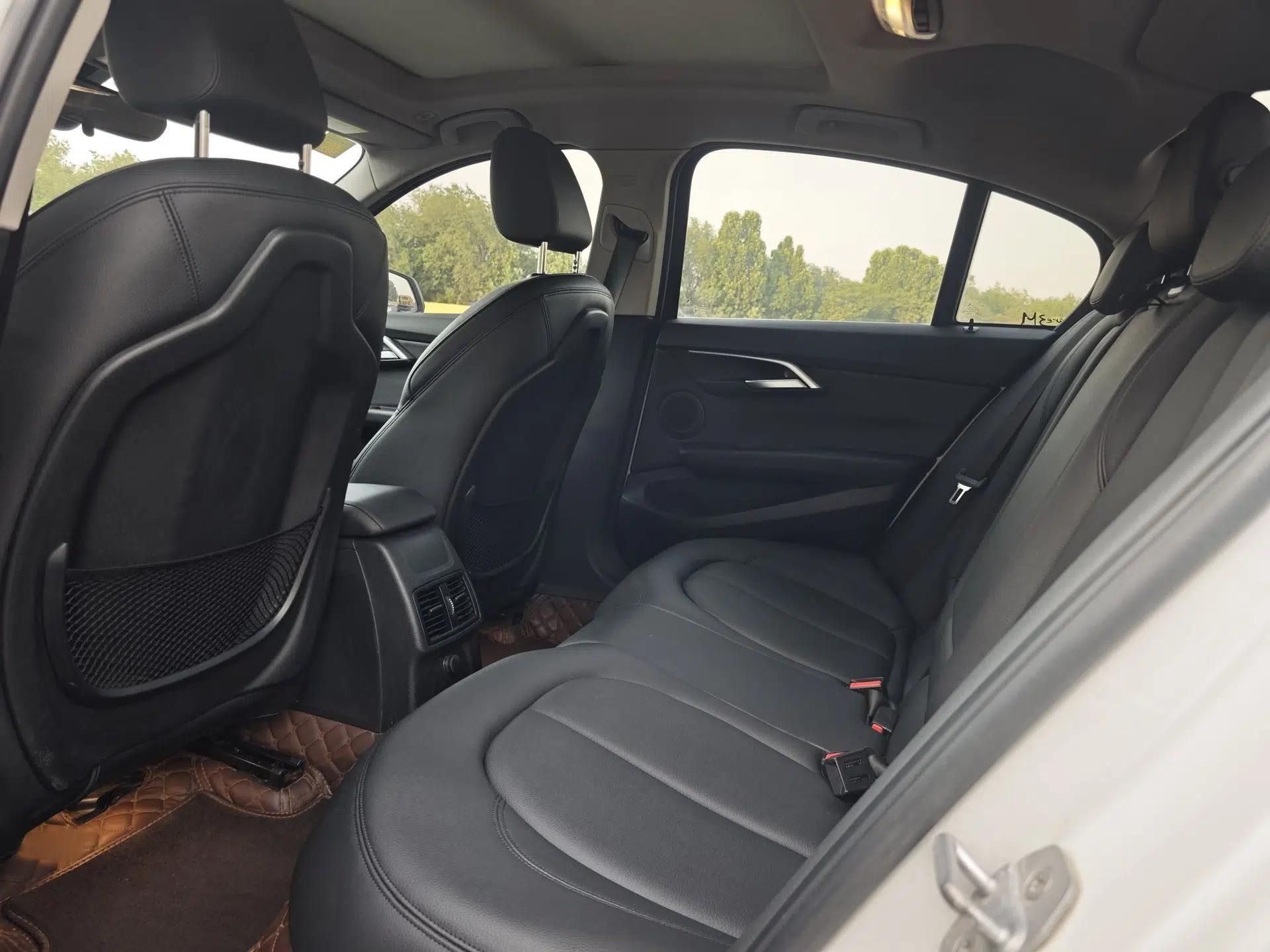 BMW 1 Series 2017 118i Design Package Model — миниатюра 19