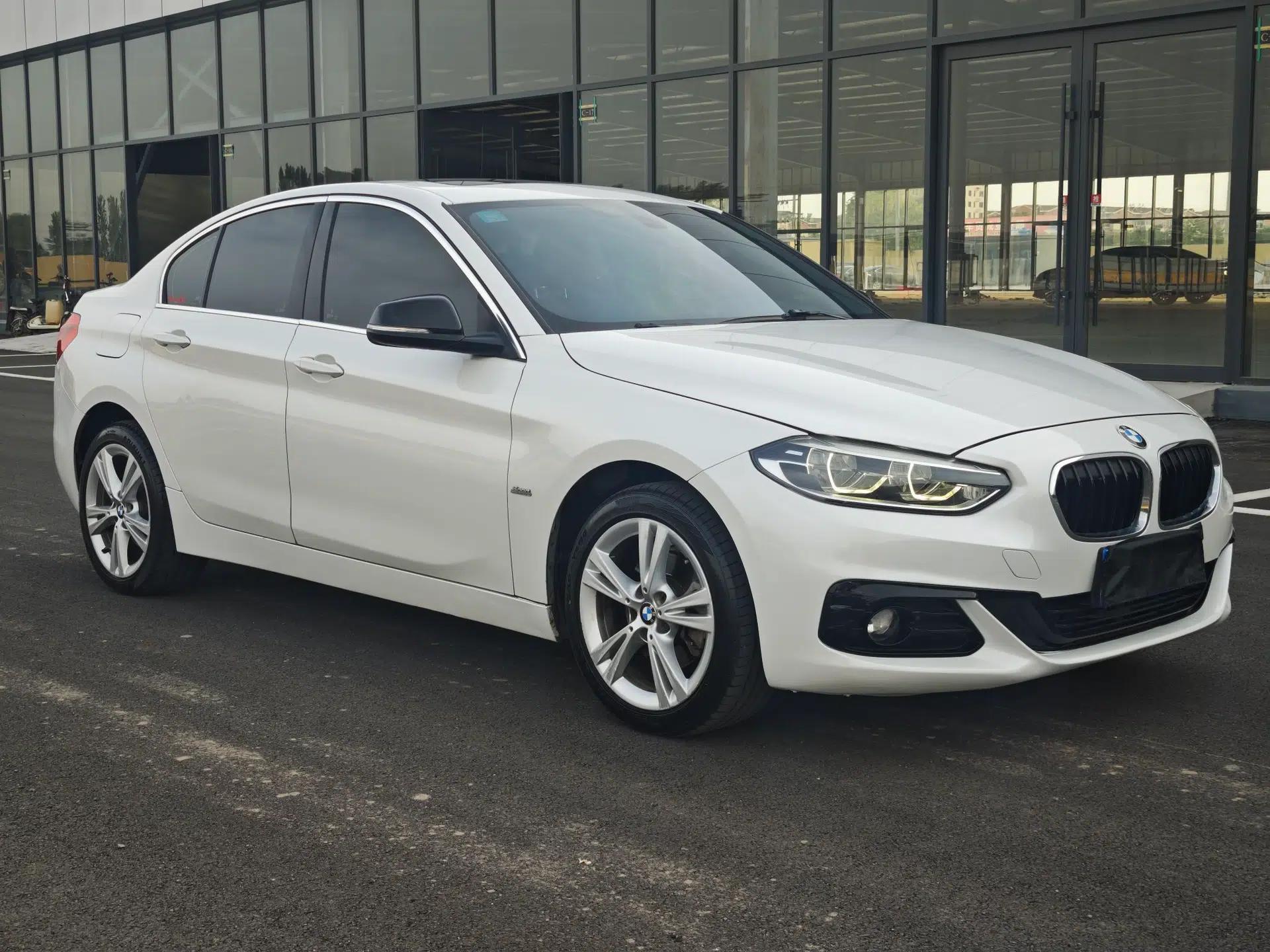 BMW 1 Series 2017 118i Design Package Model — миниатюра 3