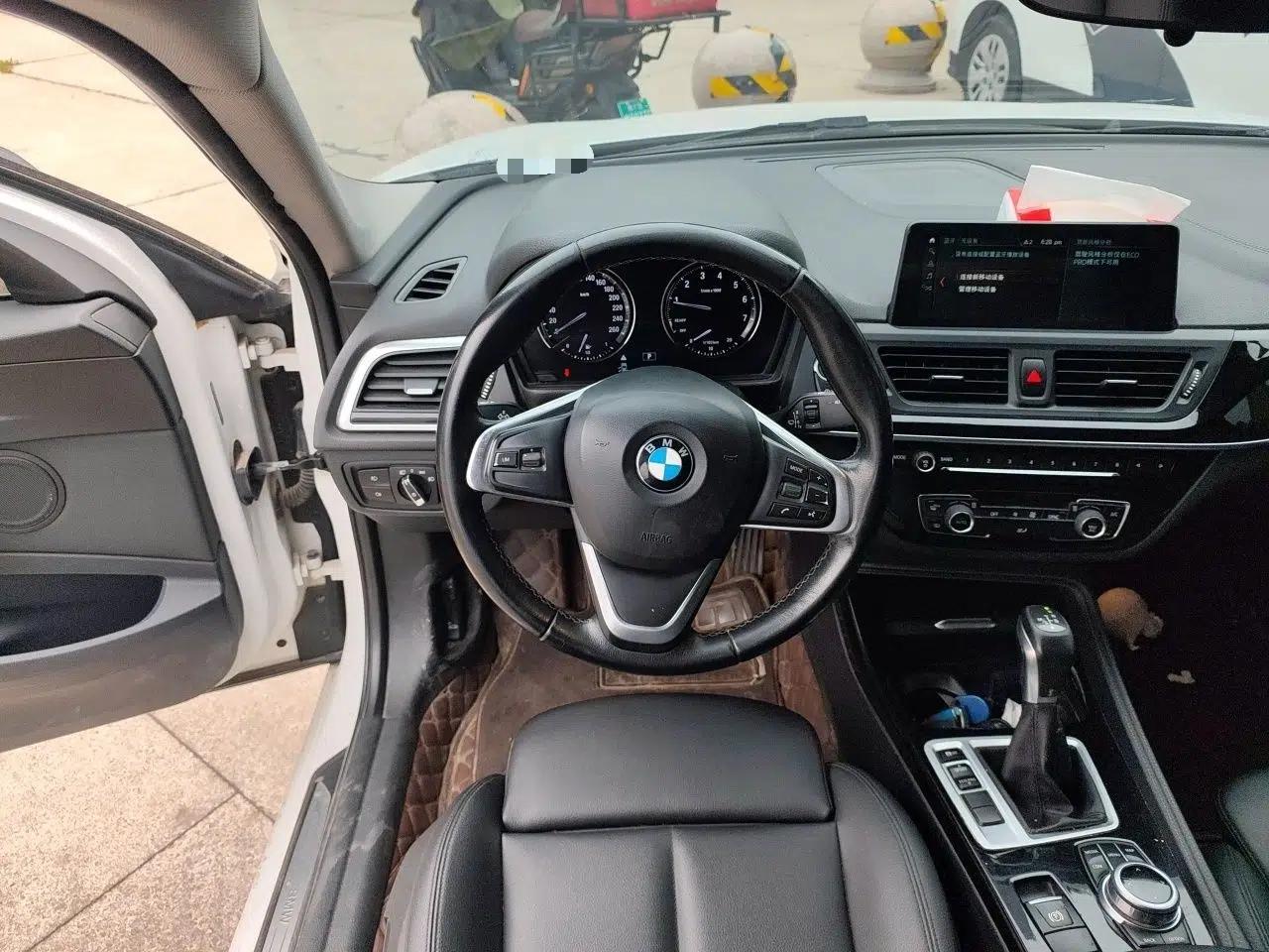 BMW 1 Series 2017 118i Design Package Model — миниатюра 9