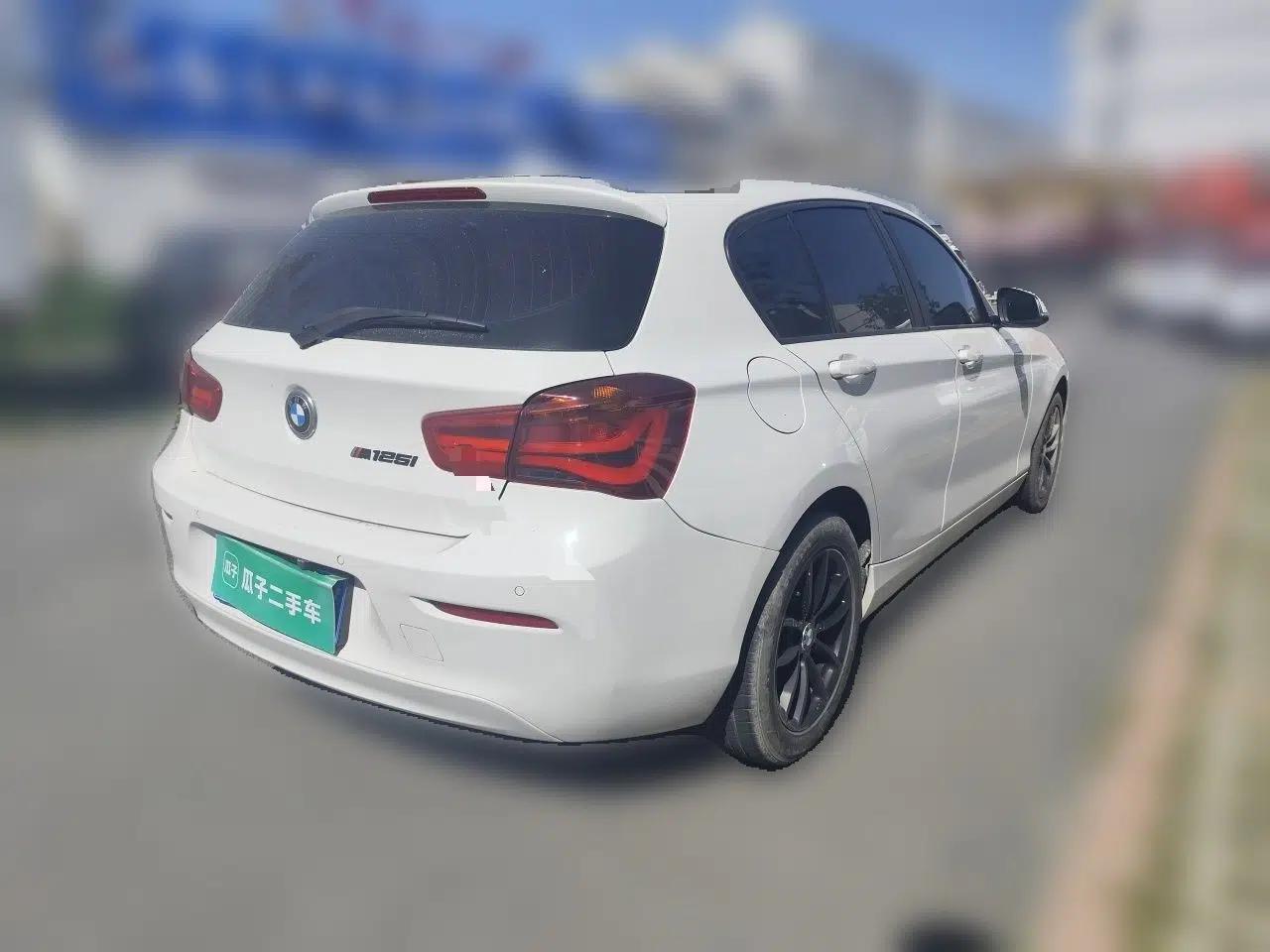 BMW 1 Series 2015 118i Leading Model — миниатюра 6