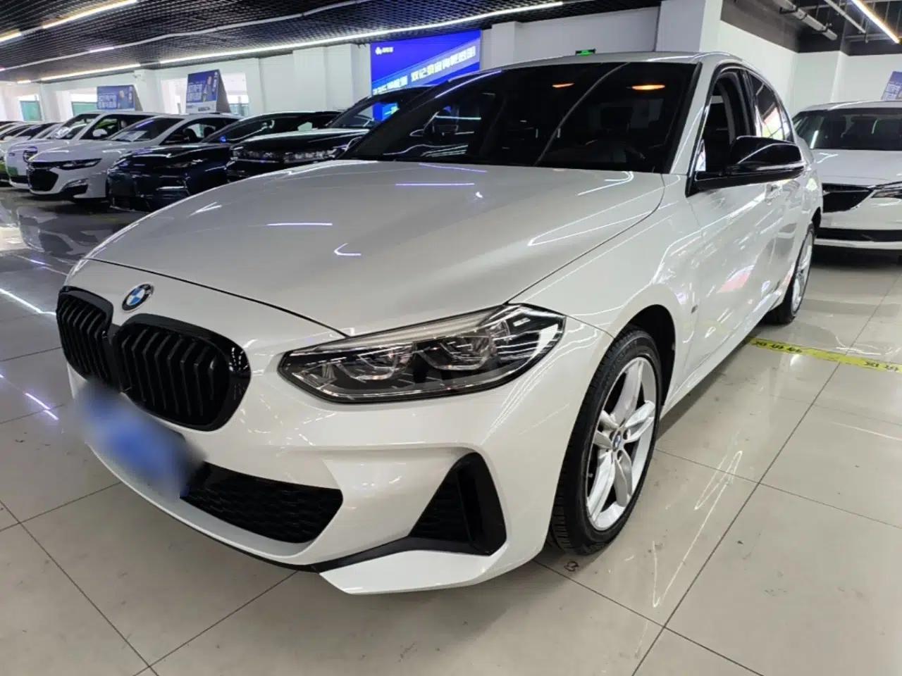 BMW 1 Series 2021 120i M Sport Night Edition — миниатюра 1