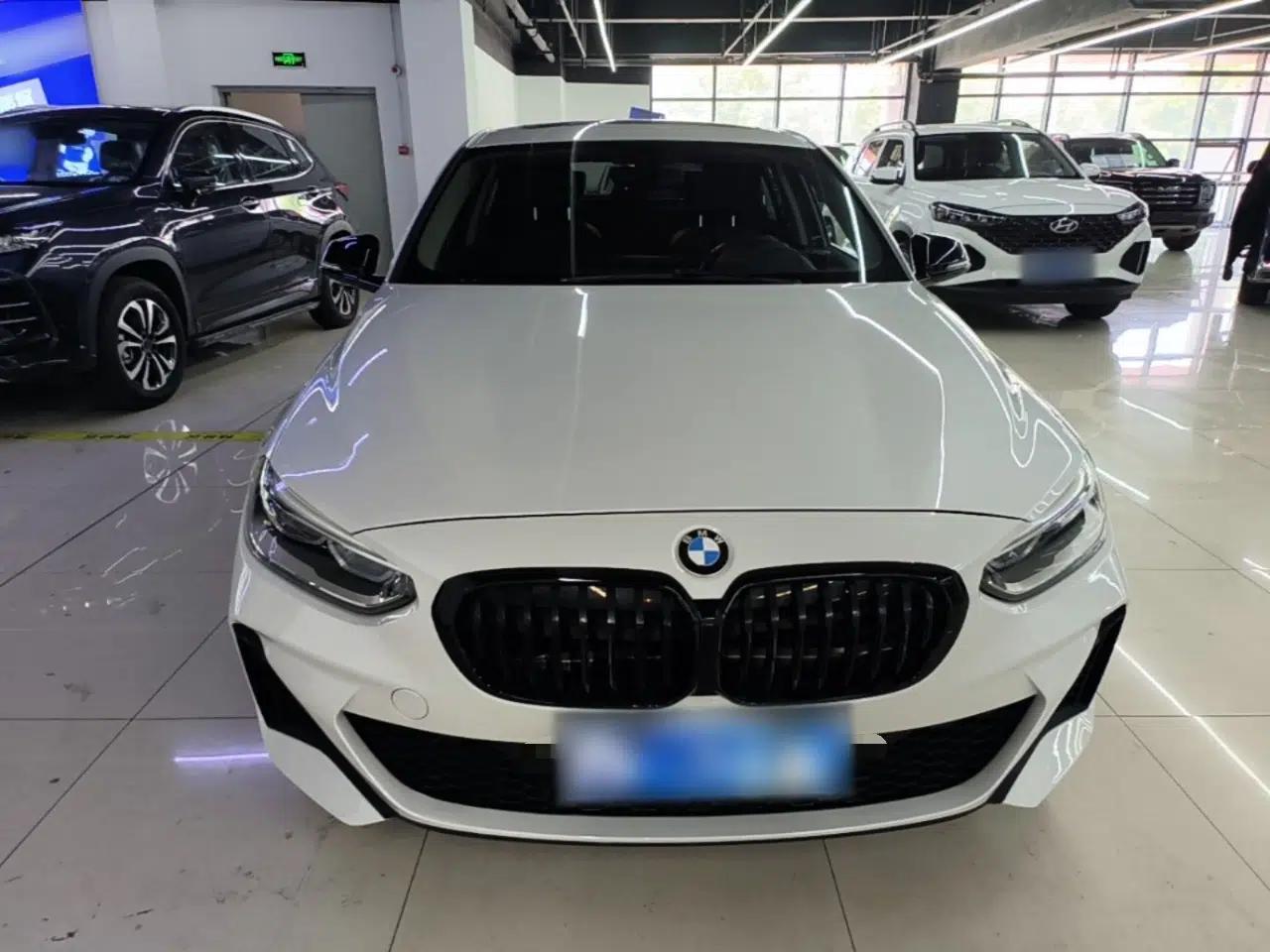 BMW 1 Series 2021 120i M Sport Night Edition — миниатюра 2
