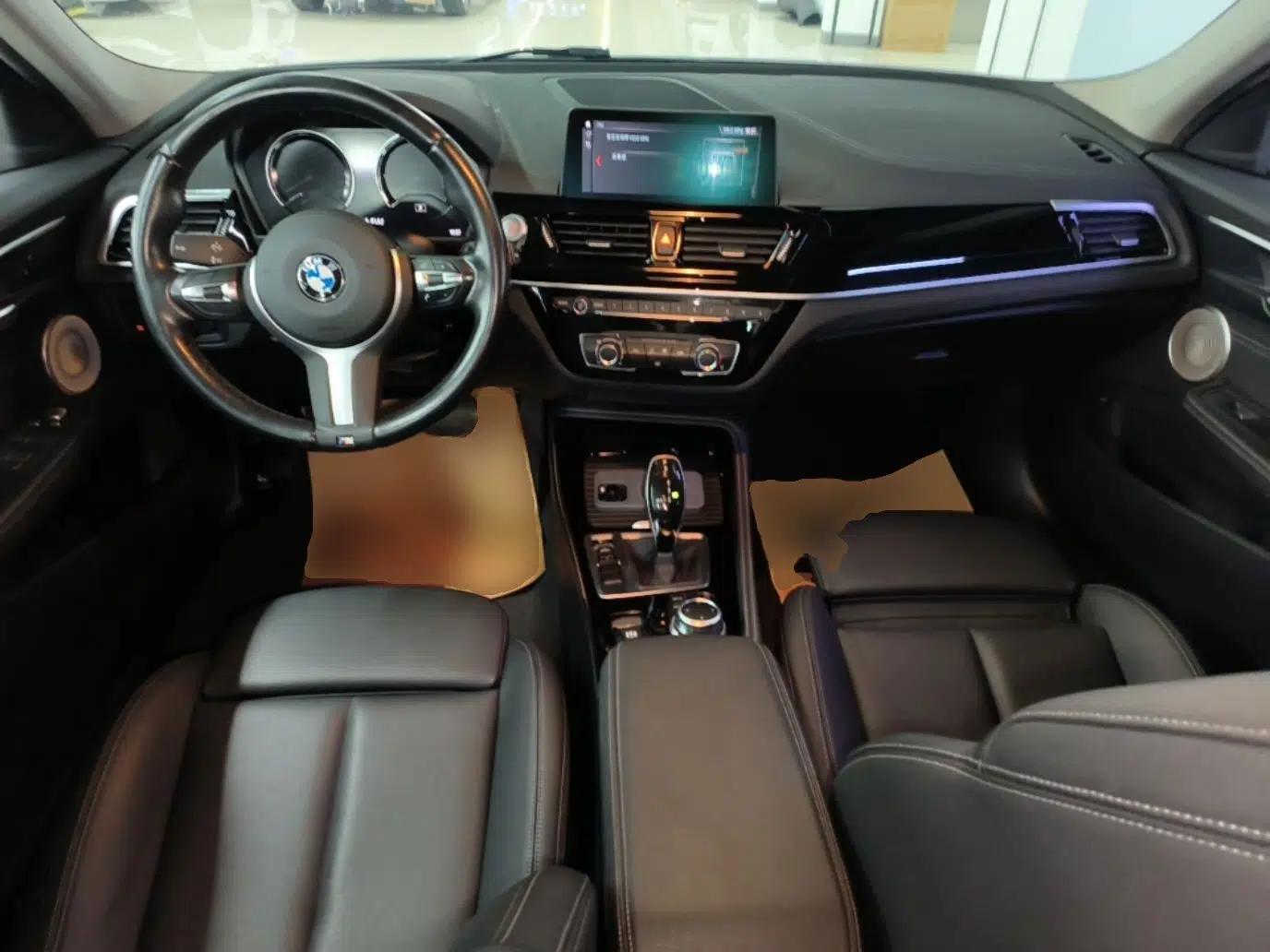 BMW 1 Series 2021 120i M Sport Night Edition — миниатюра 12