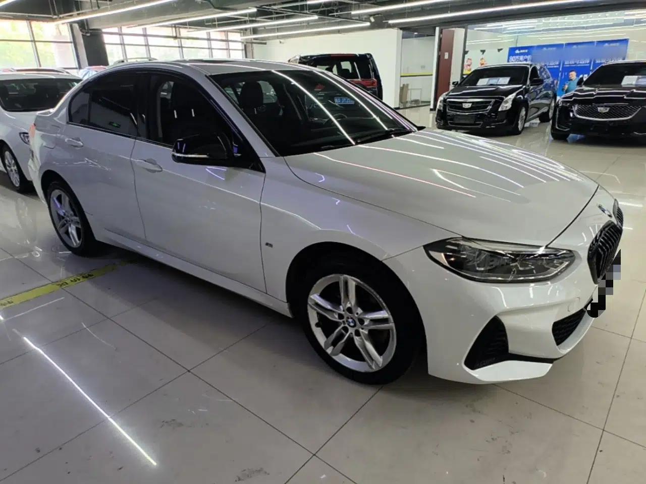 BMW 1 Series 2021 120i M Sport Night Edition — миниатюра 3