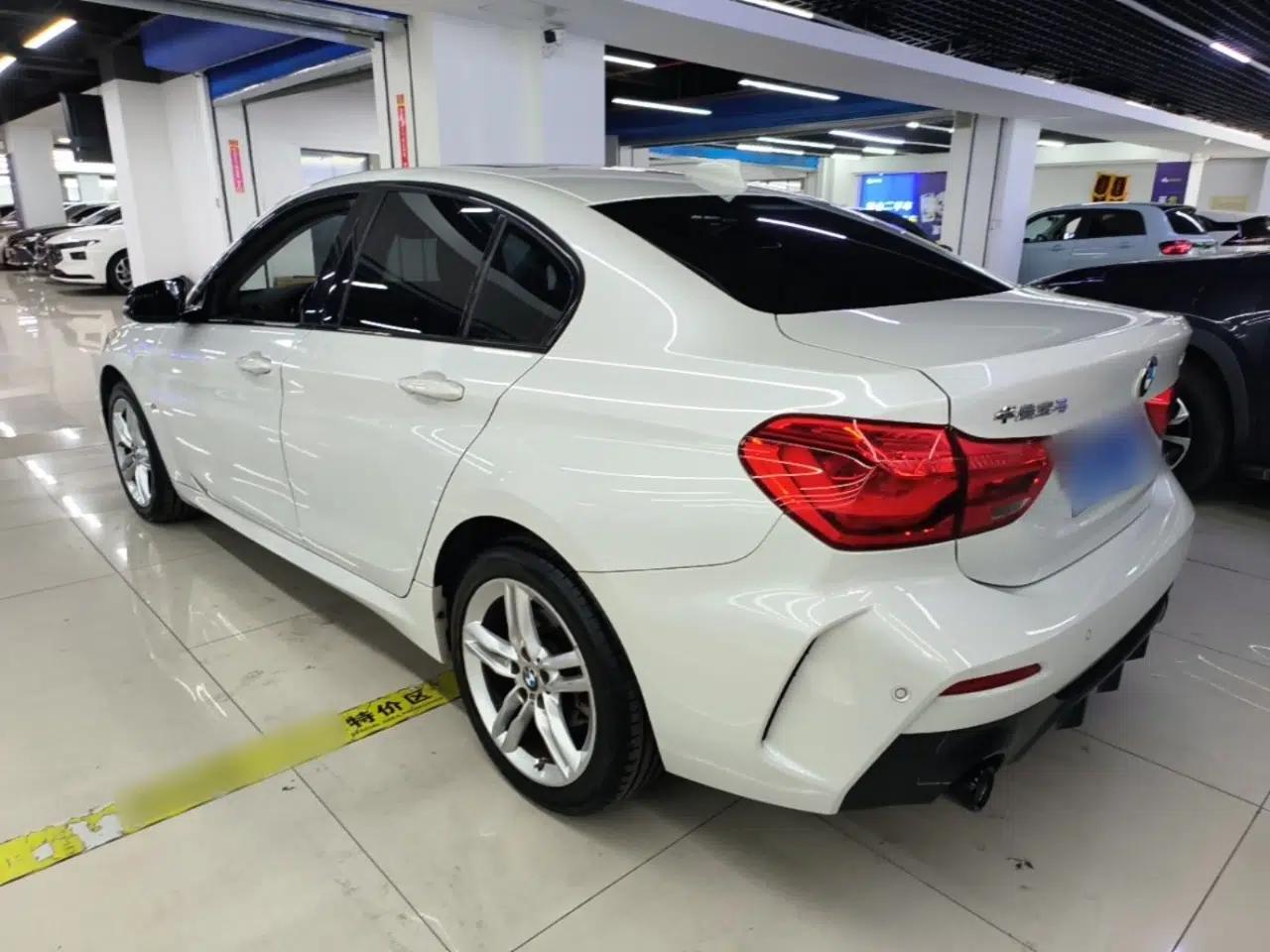 BMW 1 Series 2021 120i M Sport Night Edition — миниатюра 4