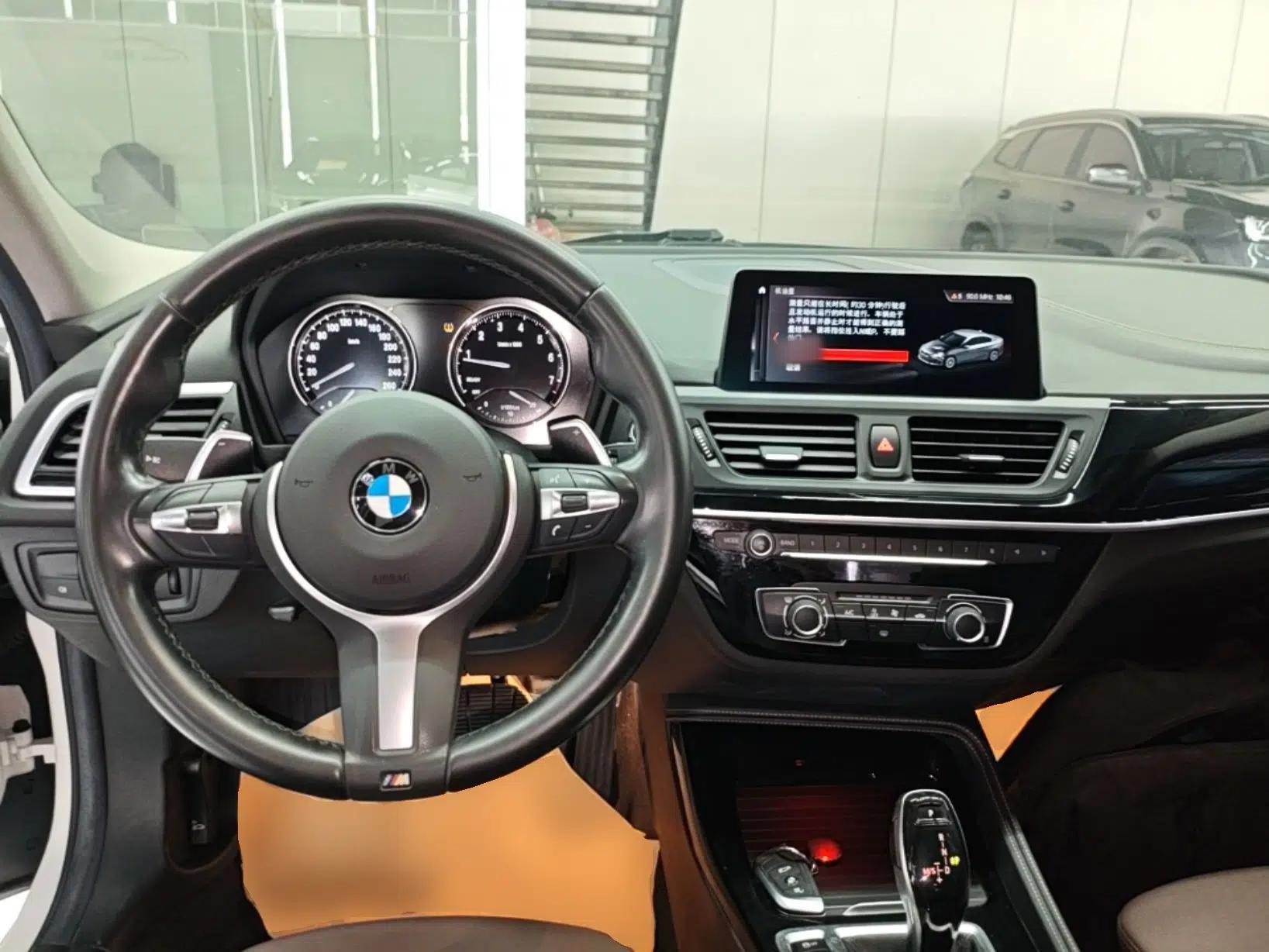 BMW 1 Series 2020 125i Leading Model M Sport Package — миниатюра 17