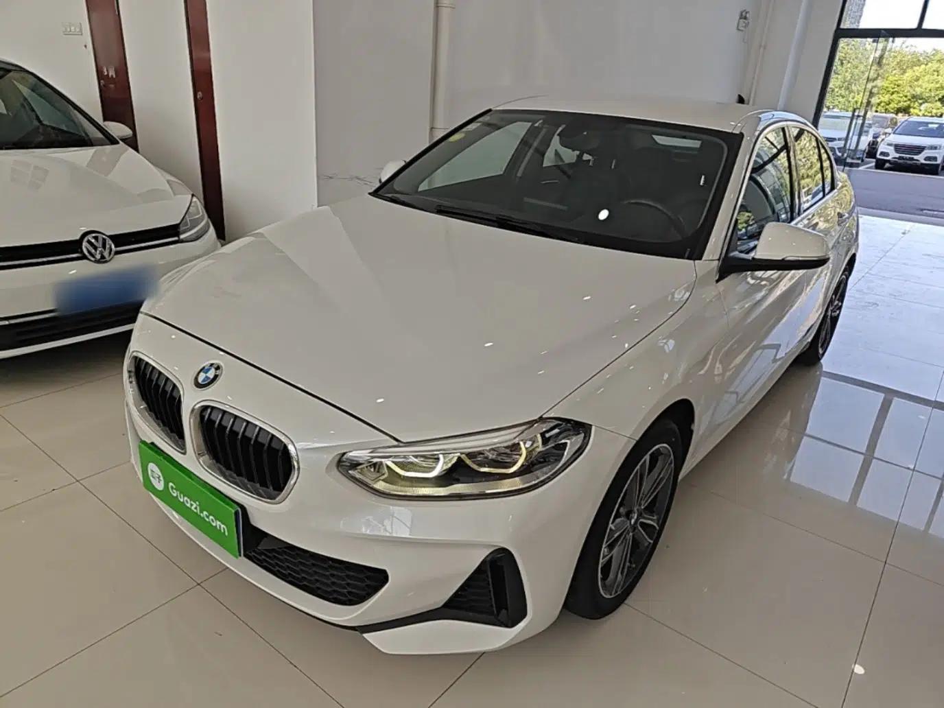 BMW 1 Series 2021 120i M Sport Edition — миниатюра 1