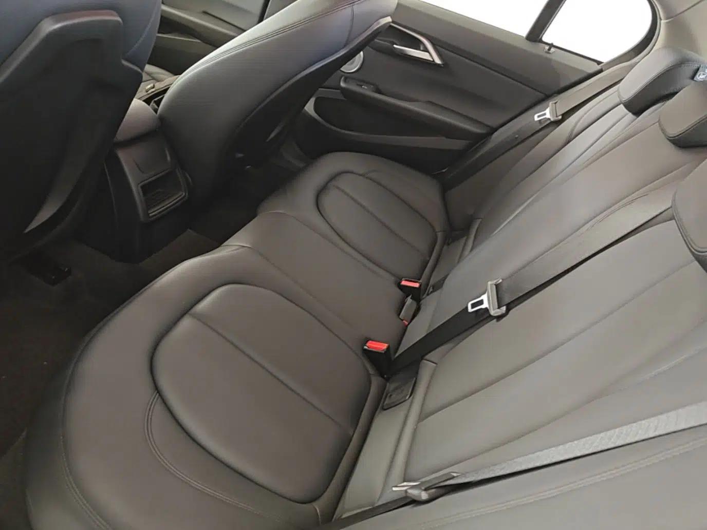 BMW 1 Series 2021 120i M Sport Edition — миниатюра 20