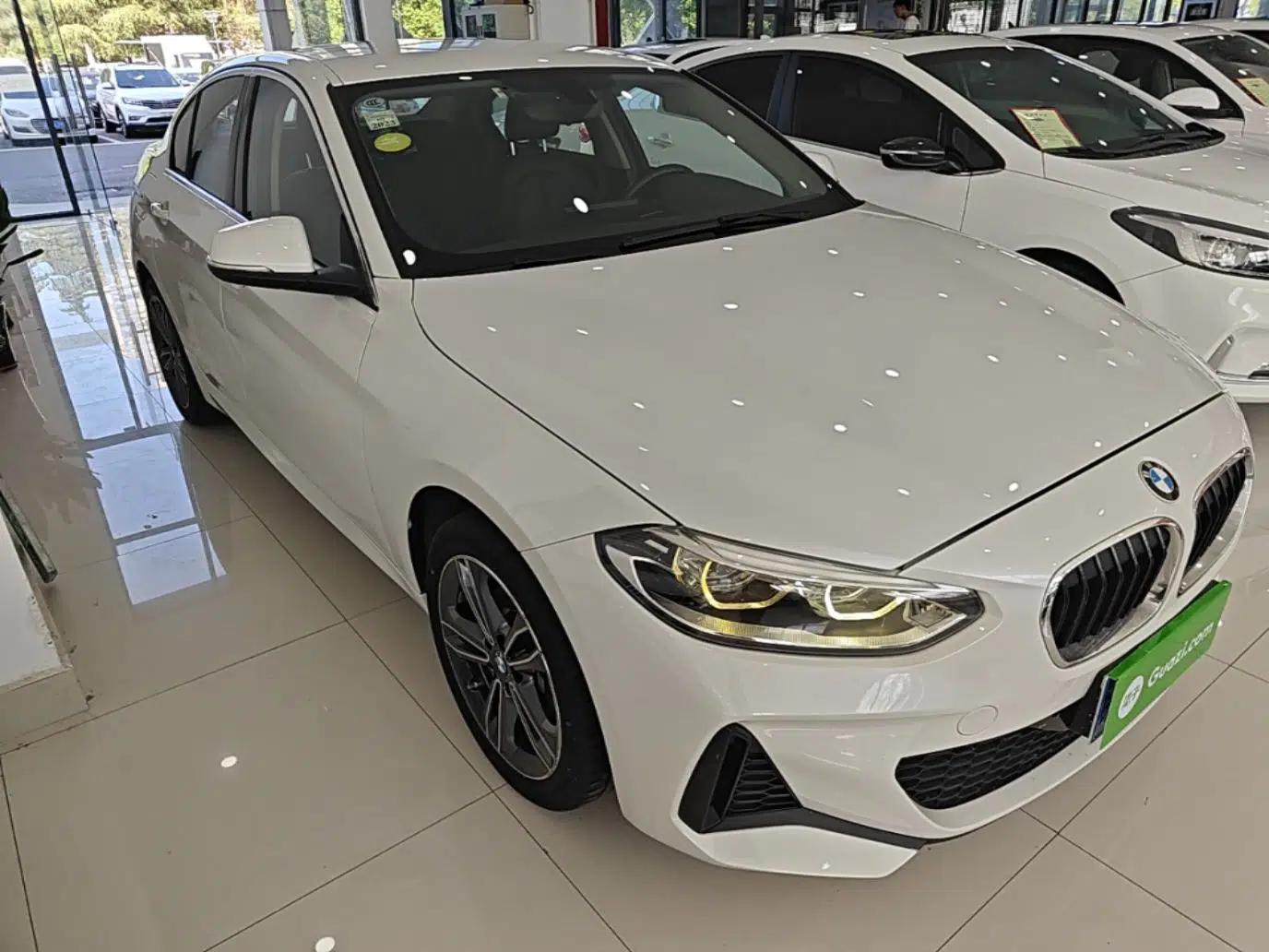 BMW 1 Series 2021 120i M Sport Edition — миниатюра 3