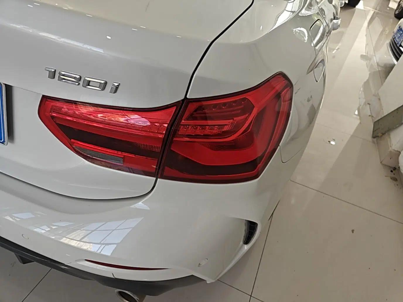 BMW 1 Series 2021 120i M Sport Edition — миниатюра 9