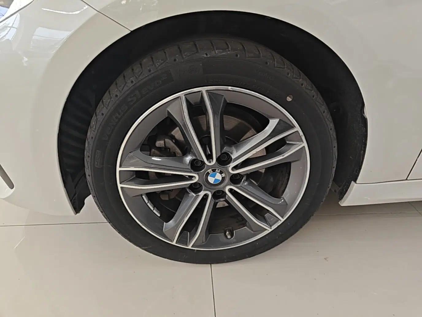 BMW 1 Series 2021 120i M Sport Edition — миниатюра 10