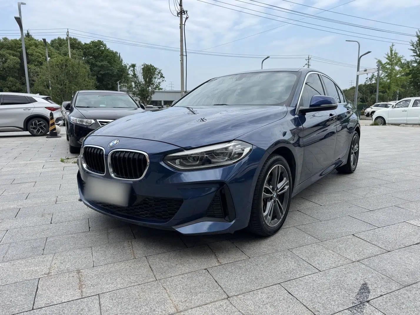 BMW 1 Series 2021 120i M Sport Edition — миниатюра 1