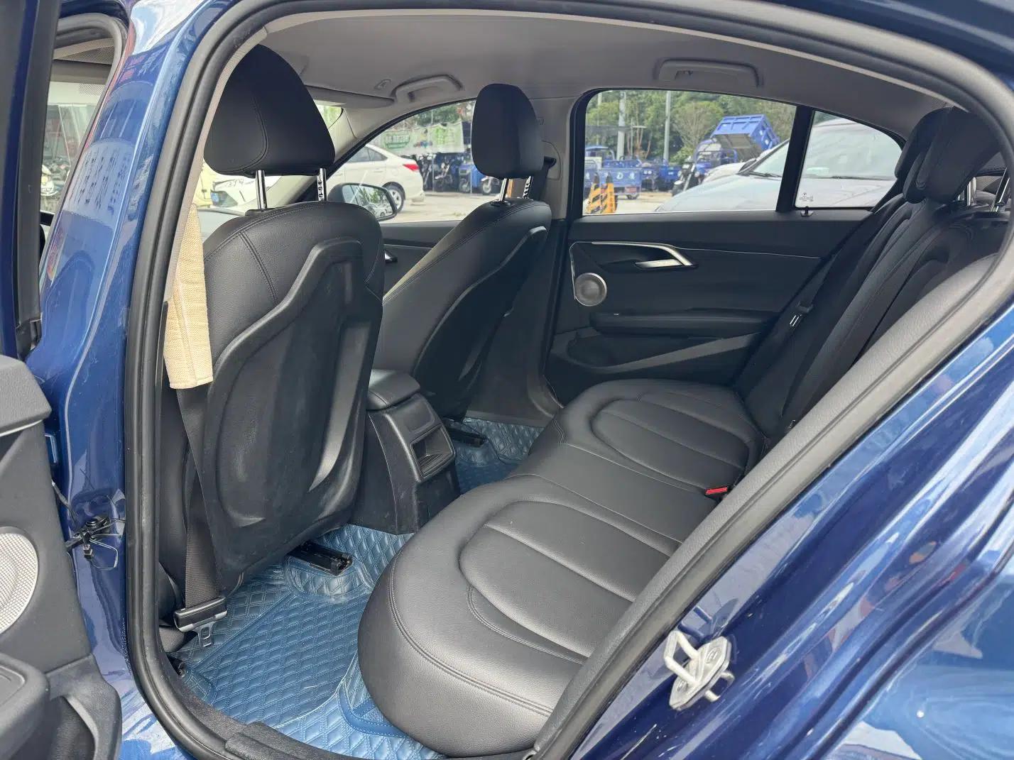 BMW 1 Series 2021 120i M Sport Edition — миниатюра 11