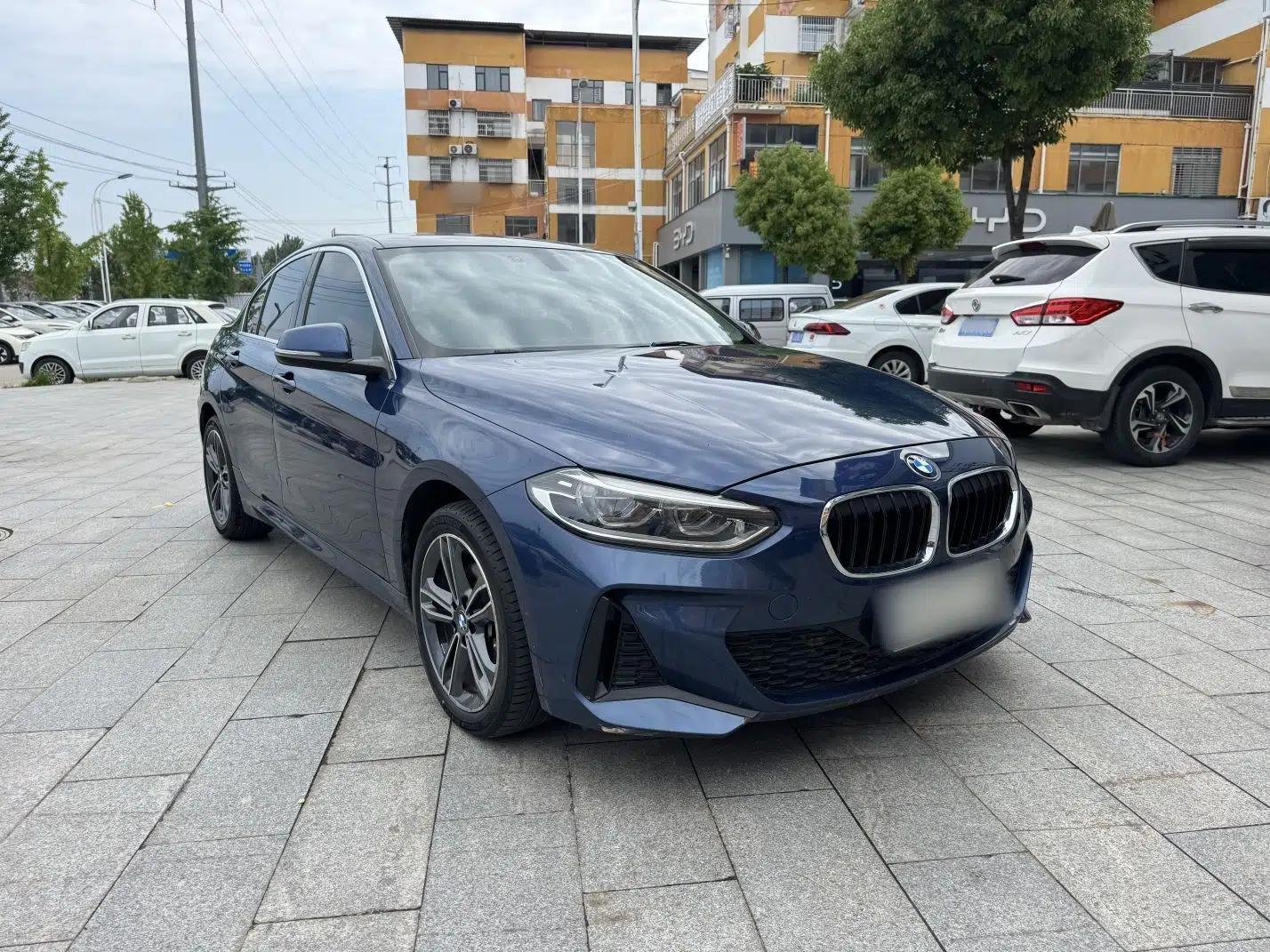 BMW 1 Series 2021 120i M Sport Edition — миниатюра 3