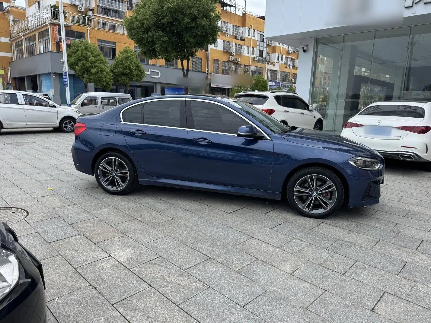 BMW 1 Series 2021 120i M Sport Edition — миниатюра 4