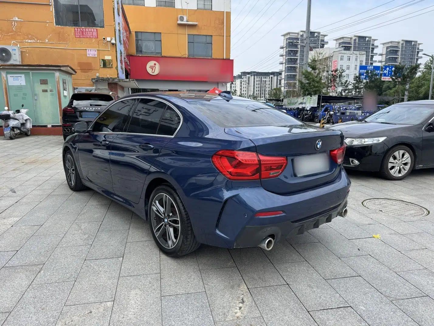 BMW 1 Series 2021 120i M Sport Edition — миниатюра 5
