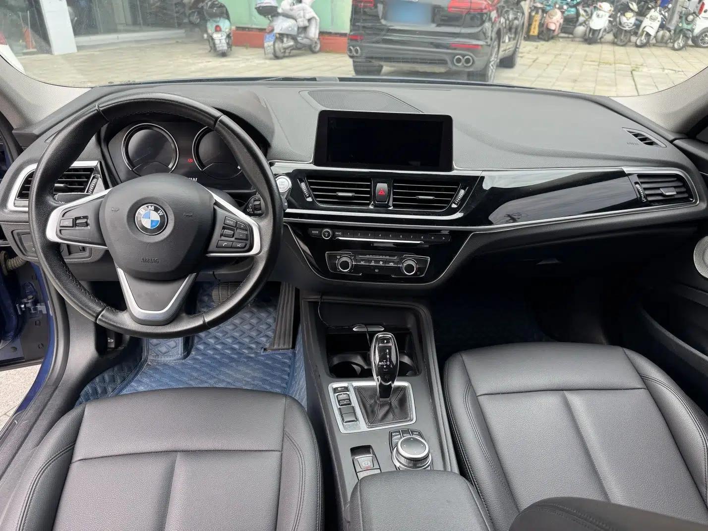 BMW 1 Series 2021 120i M Sport Edition — миниатюра 9