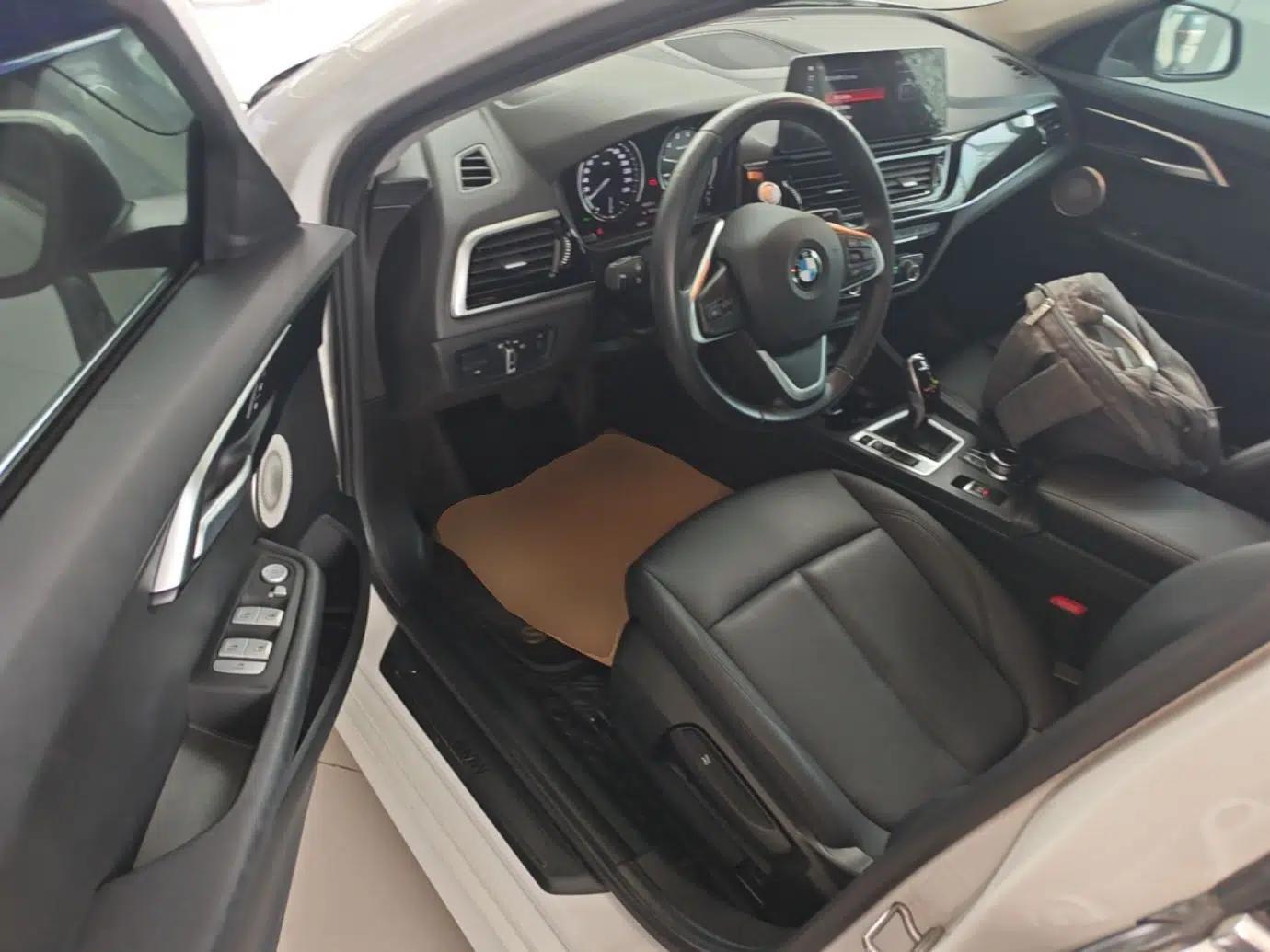 BMW 1 Series 2023 120i M Sport Edition — миниатюра 18