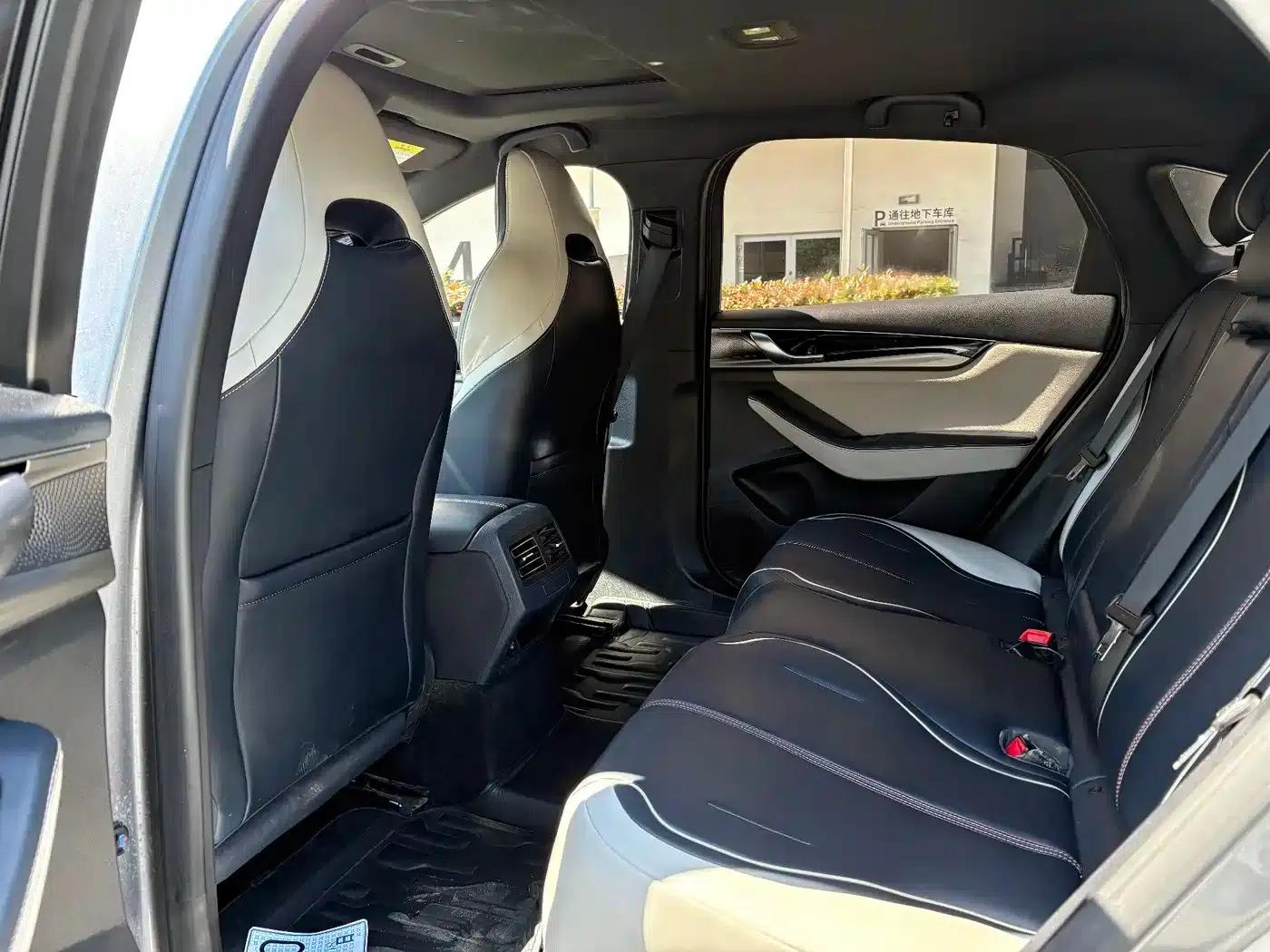 Qin PLUS 2021 EV 400KM Luxury Edition — миниатюра 6