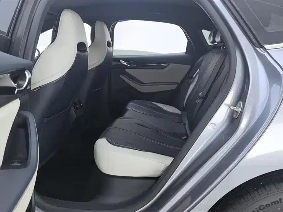 Qin PLUS 2023 Champion Edition DM-i 55KM Leading Model — миниатюра 11