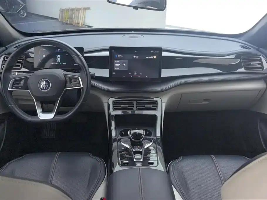 Qin PLUS 2023 Champion Edition DM-i 55KM Leading Model — миниатюра 12