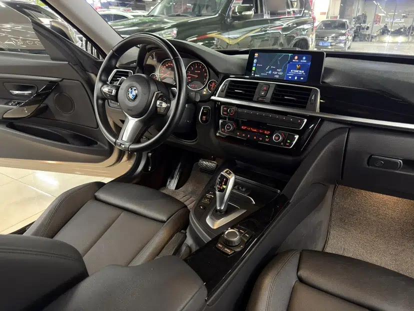 BMW 3 Series GT 2018 320i Sport Edition — миниатюра 10