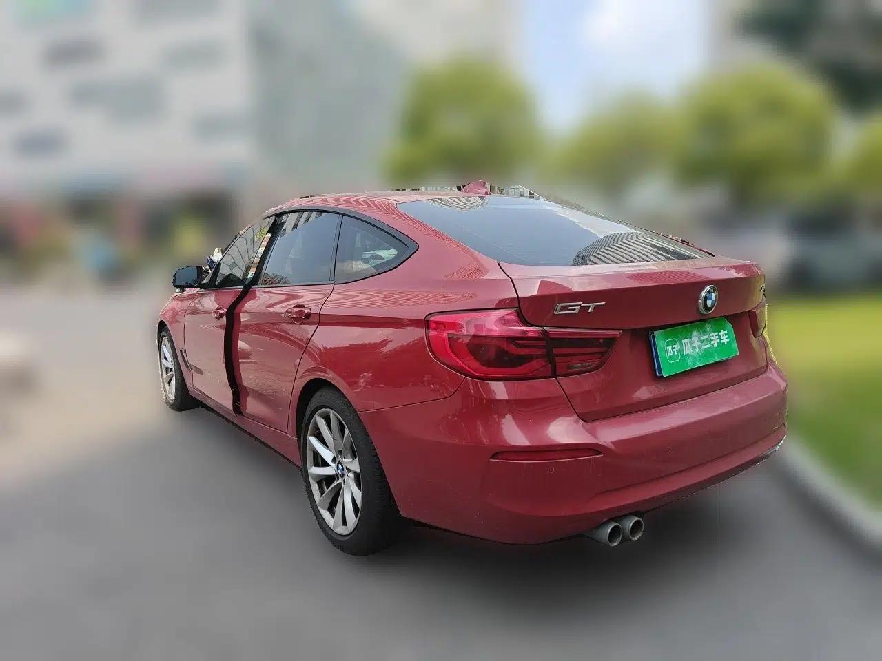 BMW 3 Series GT 2018 320i Sport Edition — миниатюра 4