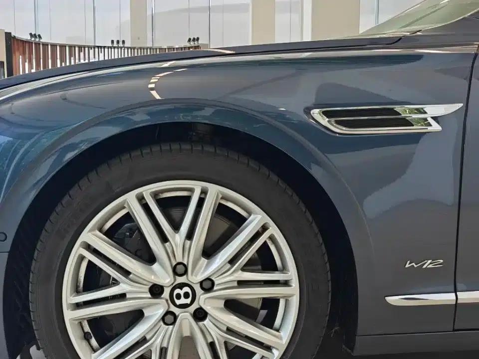 2022 Mercedes-Benz Flying Spur 6.0T W12 Standard Edition — миниатюра 4