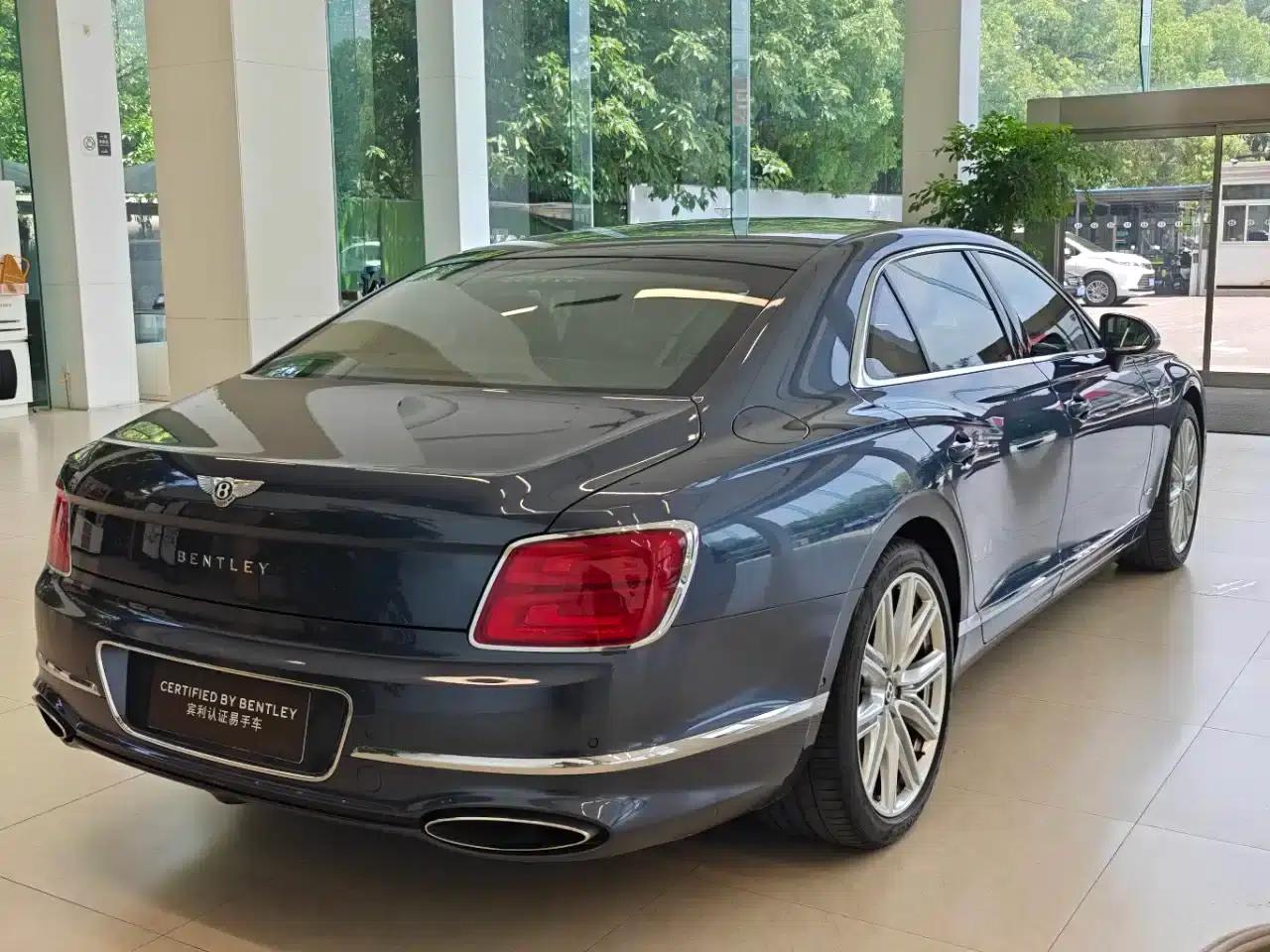 2022 Mercedes-Benz Flying Spur 6.0T W12 Standard Edition — миниатюра 6