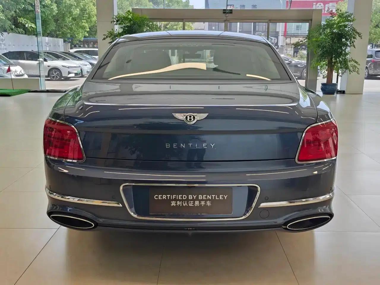 2022 Mercedes-Benz Flying Spur 6.0T W12 Standard Edition — миниатюра 7