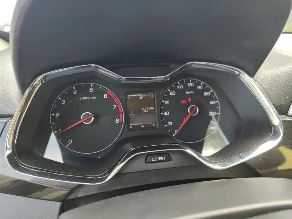 Baojun 310 2016 1.2L Manual Deluxe Edition — миниатюра 4